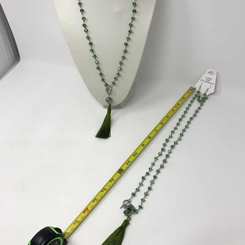 🎁2/$15SETGreen Tassel Necklace & Beaded Earrings! - Picture 6 of 7